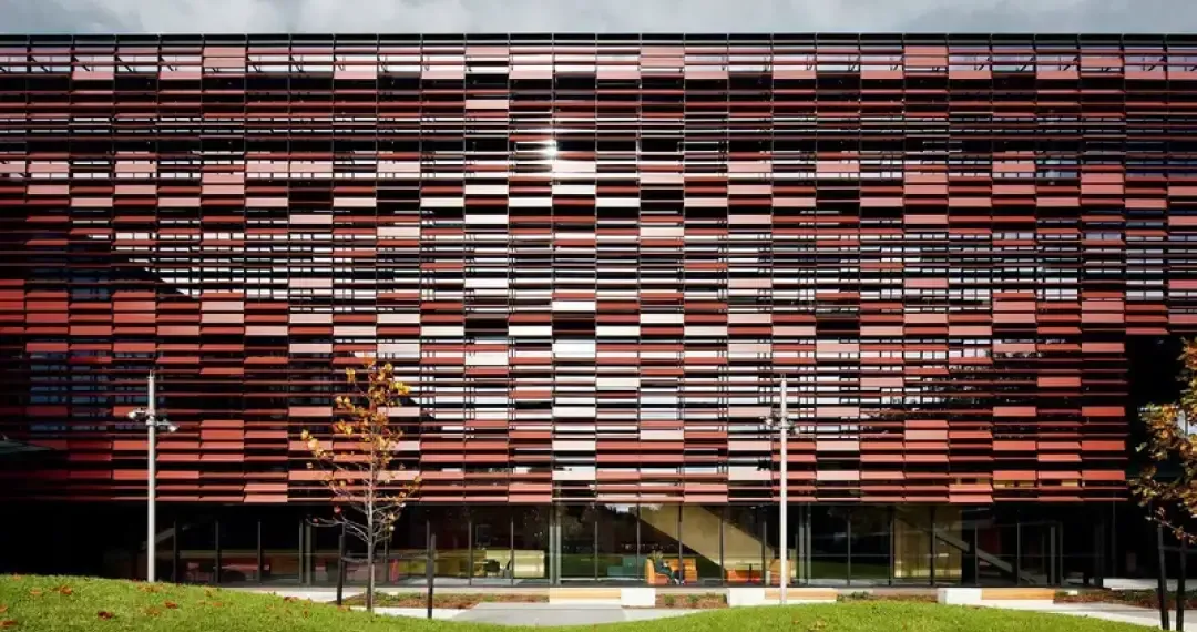 South Campus offer modern teaching spaces sustainability features, student lounge and café in MH building