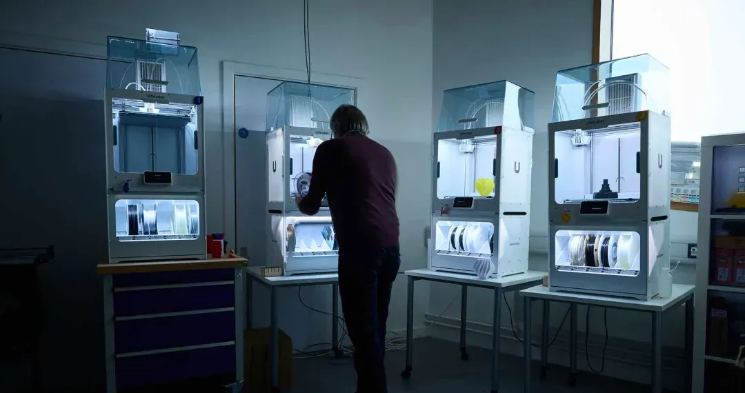 3D Printing Workshop offers cutting-edge resources supporting to create digital models from physical objects