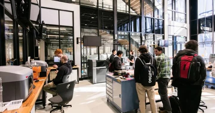 Additive Manufacturing Lab contains high-end 3D printing technologies to support teaching and research