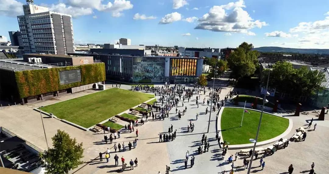 Campus Heart creating an iconic central focus and a vibrant, flexible and enjoyable all-year-round outdoor space