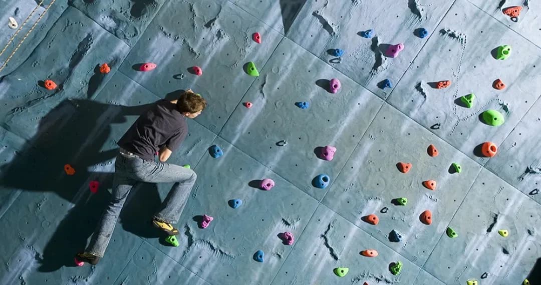 Whether you’re a beginner or an experienced climber, the climbing wall offers a great facility for indoor climbing