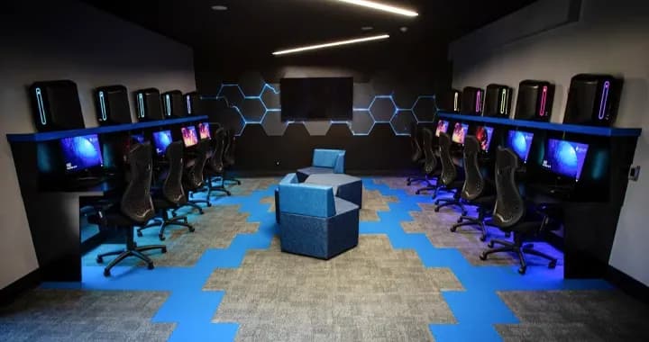 Esport, new gaming facility is equipped, with 10 Alienware pro gaming computers all with 25” 240hz monitors
