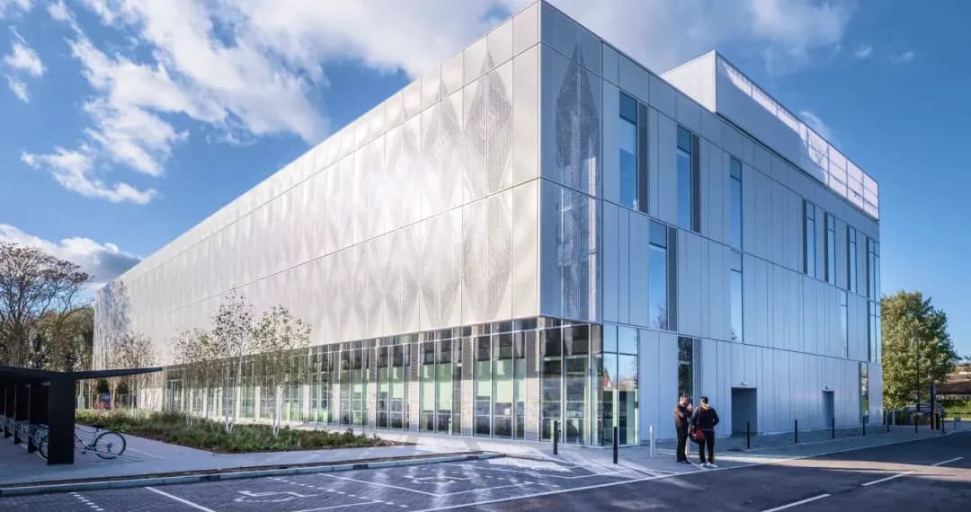 Peterborough strong emphasis on applied learning, with practical components embedded in most programs