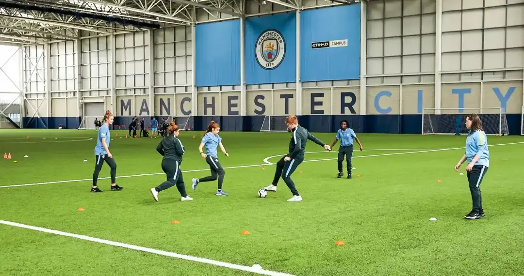 Platt Lane Sports Complex is a well-equipped sports center offering both indoor and outdoor grass pitches