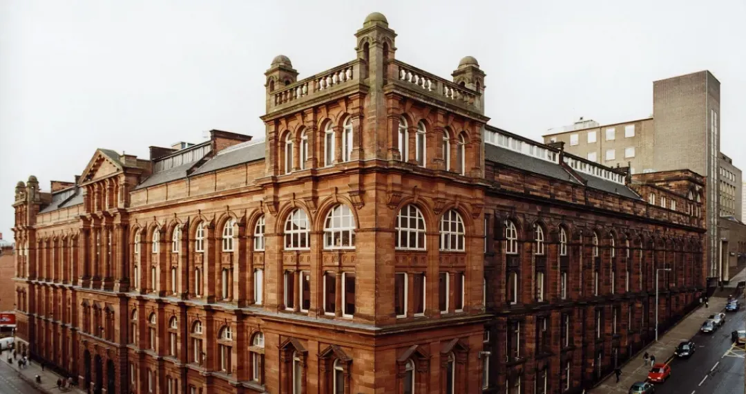 Royal College updated with modern classrooms and includes with advanced teaching spaces, labs and common areas