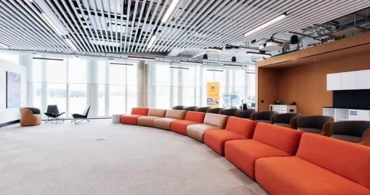 Open breakout/seminar space for up to 30 guests