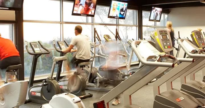 Sport and Fitness provides a modern, air-conditioned gym and fitness centre