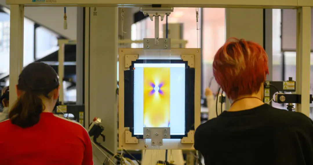 Structures and Mechanics Lab practical teaching to support students learn about mechanical components