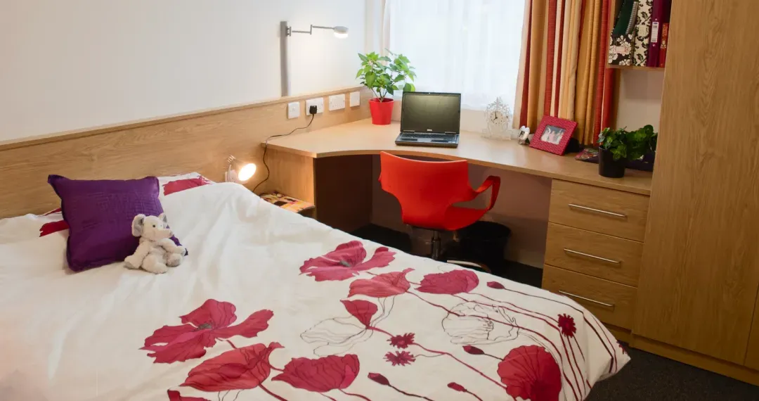 Childs Hall En Suite Room well-equipped bedrooms with fitted furniture, shelving units and an en-suite shower room