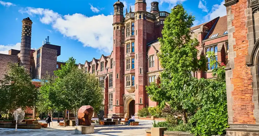 The Quadrangle 1949, is the oldest part of the campus is memorial garden for members scarifies in the two World Wars