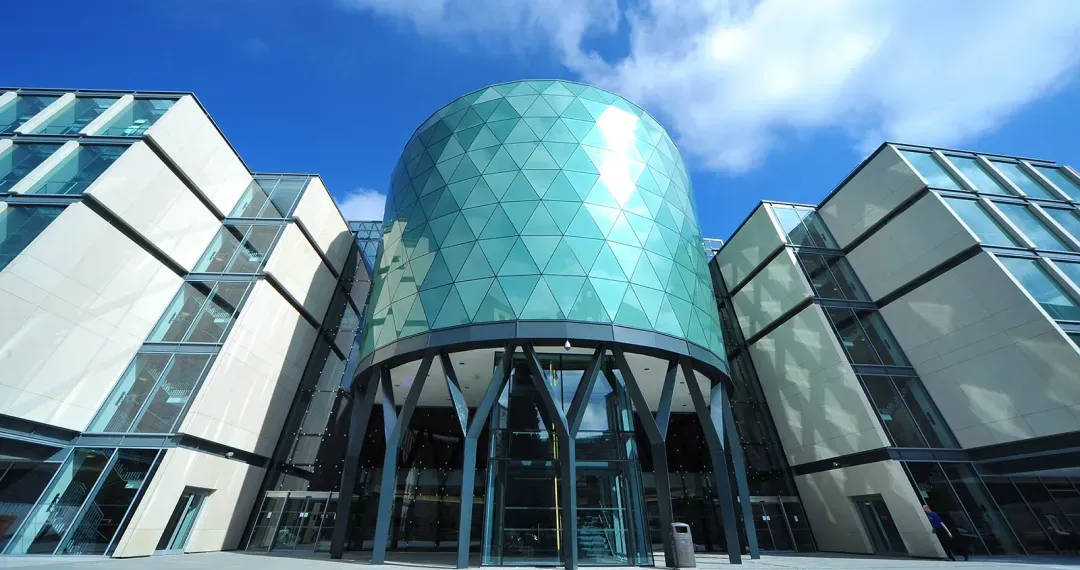 The Rose Bowl offers impressive lecture halls, conference and an outstanding local reputation as a business hub