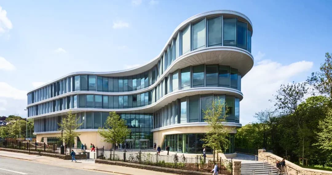 The Wave is an initiative within the Faculty of Social Sciences and research center that aims to address global societal