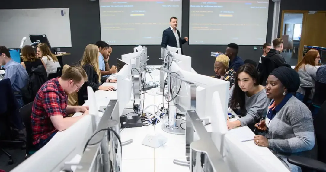 Trading Room apply theoretical finance concepts in a real-time setting with industry-standard tools