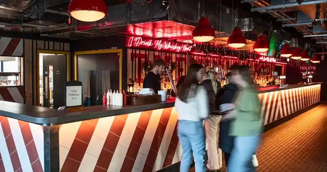 The Union Bar is your local, open 7 days a week serving up fantastic food, tasty drink offers and free entertainment