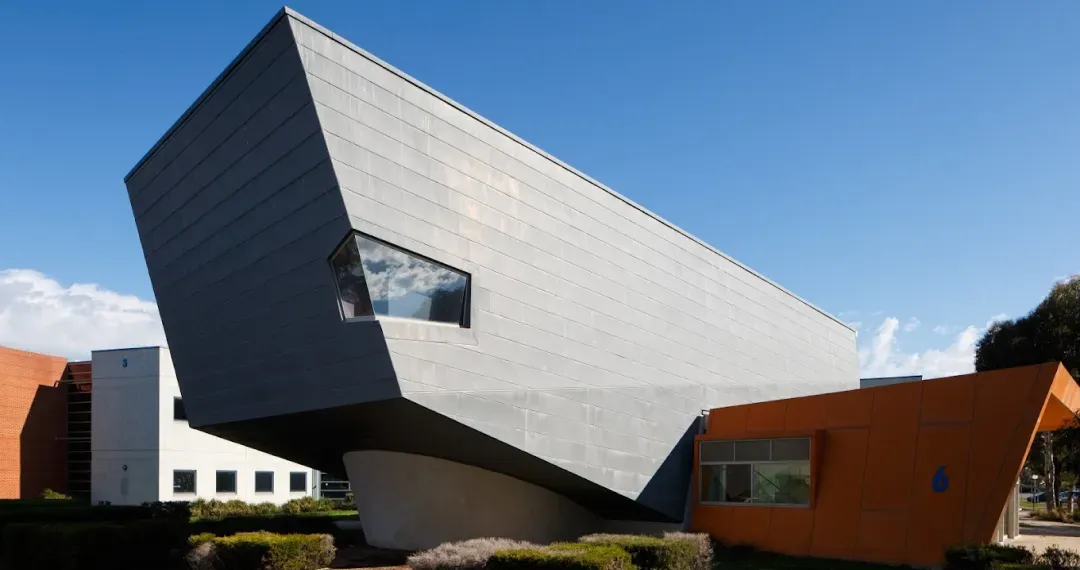 Werribee Campus has specialised facilities for teaching and research, for water treatment, biomedical and more