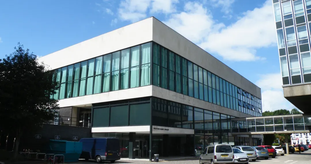 The Western Bank Library, is one of the main libraries including important research materials and special archives