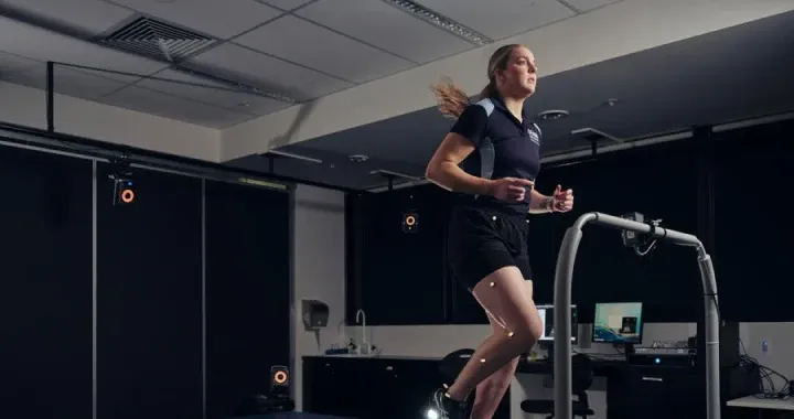 Biomechanical factors involved in movement, with a special focus on locomotion, sports technique and analysis