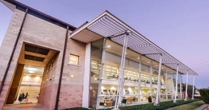 Rockingham Library Building, as well as the computer labs and meeting rooms