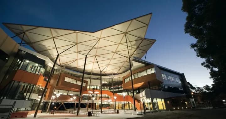Campbelltown campus is close to everything that’s great about Western Sydney fantastic cafes and world-class facilities