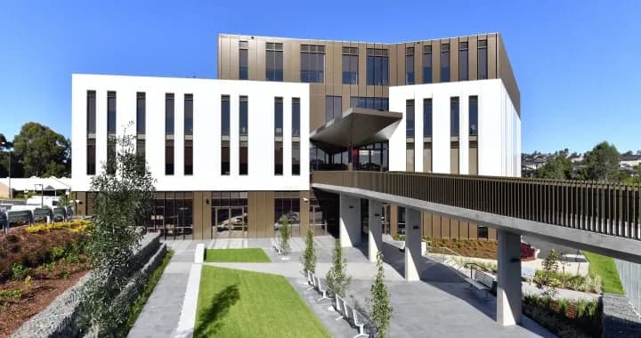 Extensive clinical practice experience and accredited by Australia and New Zealand Podiatry Accreditation Council