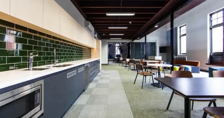 Practice barristers’ offices, practicing law clinics (where students could participate in real-world legal cases)