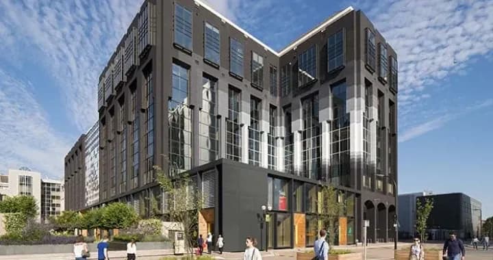 ARU London campus has huge teaching and communal workspace, as well as the latest high-tech equiments.