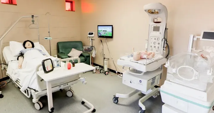 Incorporating a birthing suite, special care nursery and postnatal area, our state-of-the-art simulated hospital