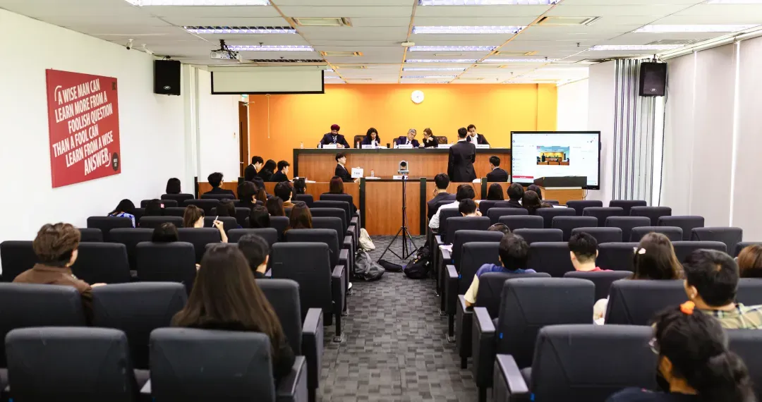 Dedicated Moot Court where law students can practice oral advocacy and participate in simulated court proceedings