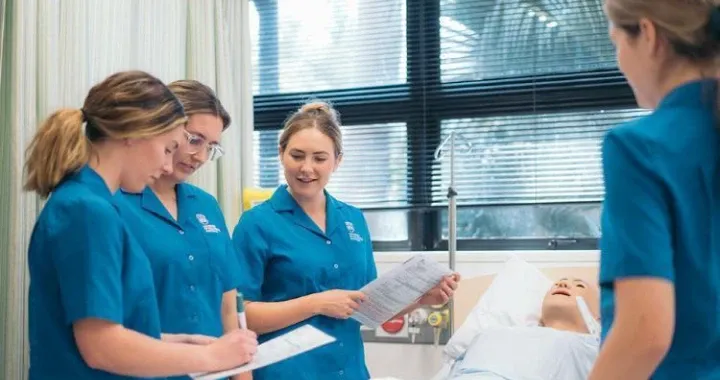 UOW Nursing students practise patient care in practical labs