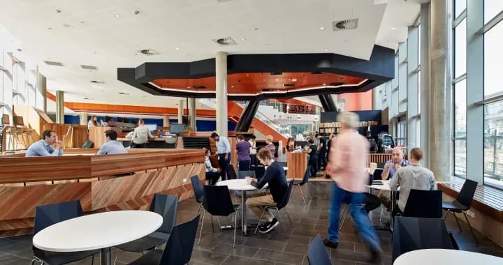 Prepared fresh daily by chefs, and are free from chemicals and added sugar, low in sodium and high in nutritional value