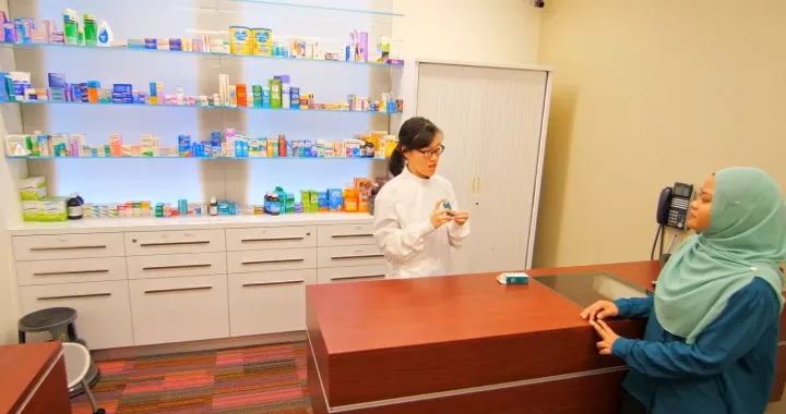 Pharmacy practice environment room