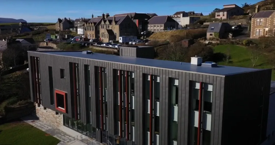 The Orkney campus is based at the Orkney Research and Innovation Campus, focuses on marine and environmental science, renewable energy and energy transition.