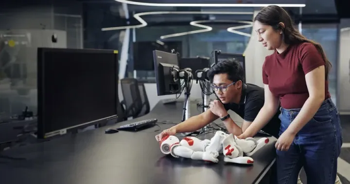 Industry-standard lab to design, build and test robots