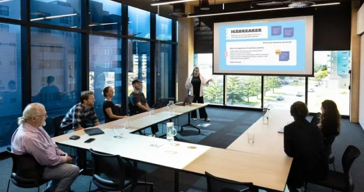 Seminar Space is perfect for small to large-sized events including meetings, presentations, and workshops