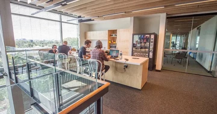 Around the studio spaces there are open areas where students can learn and practise together