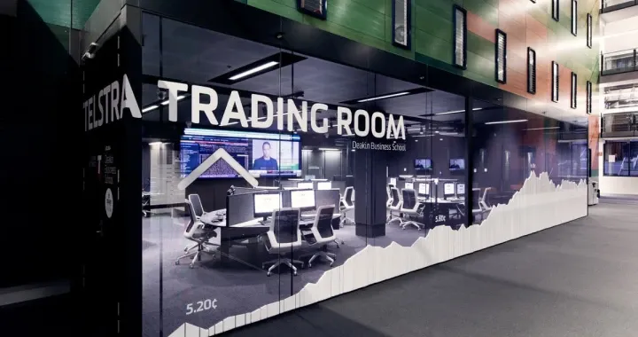 New trading room throws students into the deep end of foreign exchange market