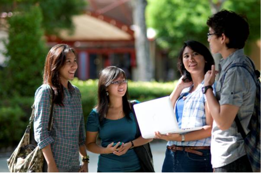 Malaysia study. Malasia student. Studying in Malaysia. Students from different Cultures. Appropriate places